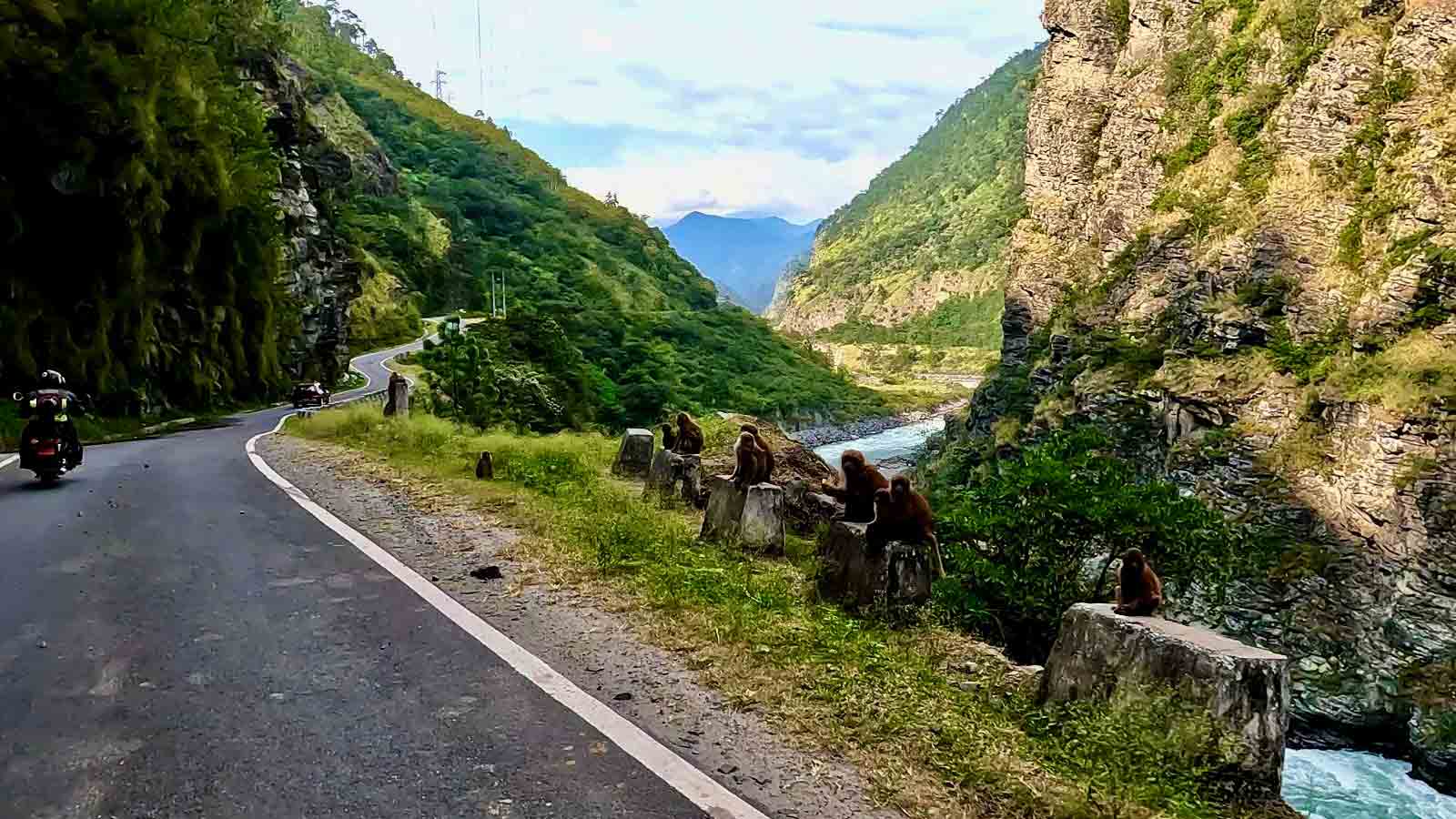 Old bridge alley in Lijiang